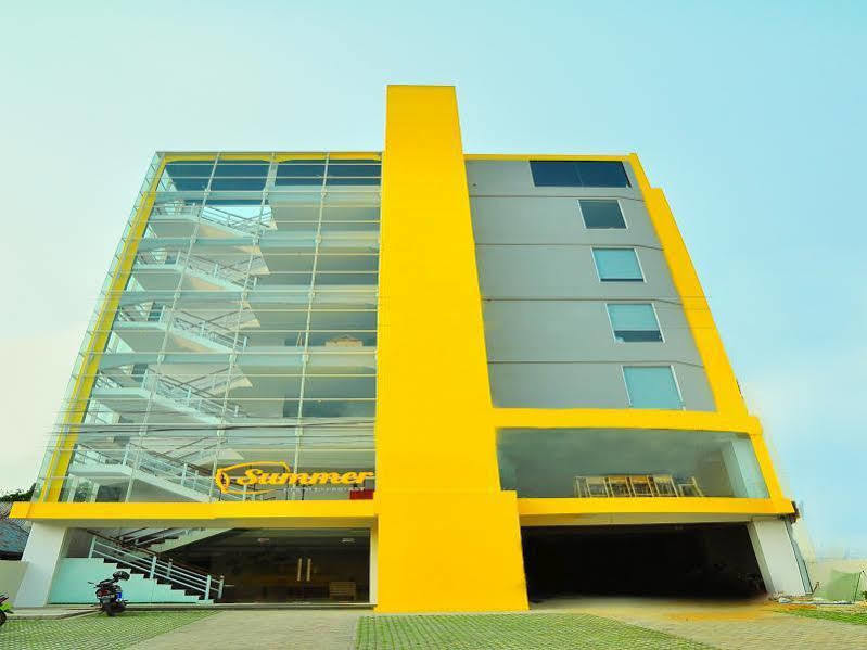 Summer Bed & Breakfast Banjarmasin  Esterno foto